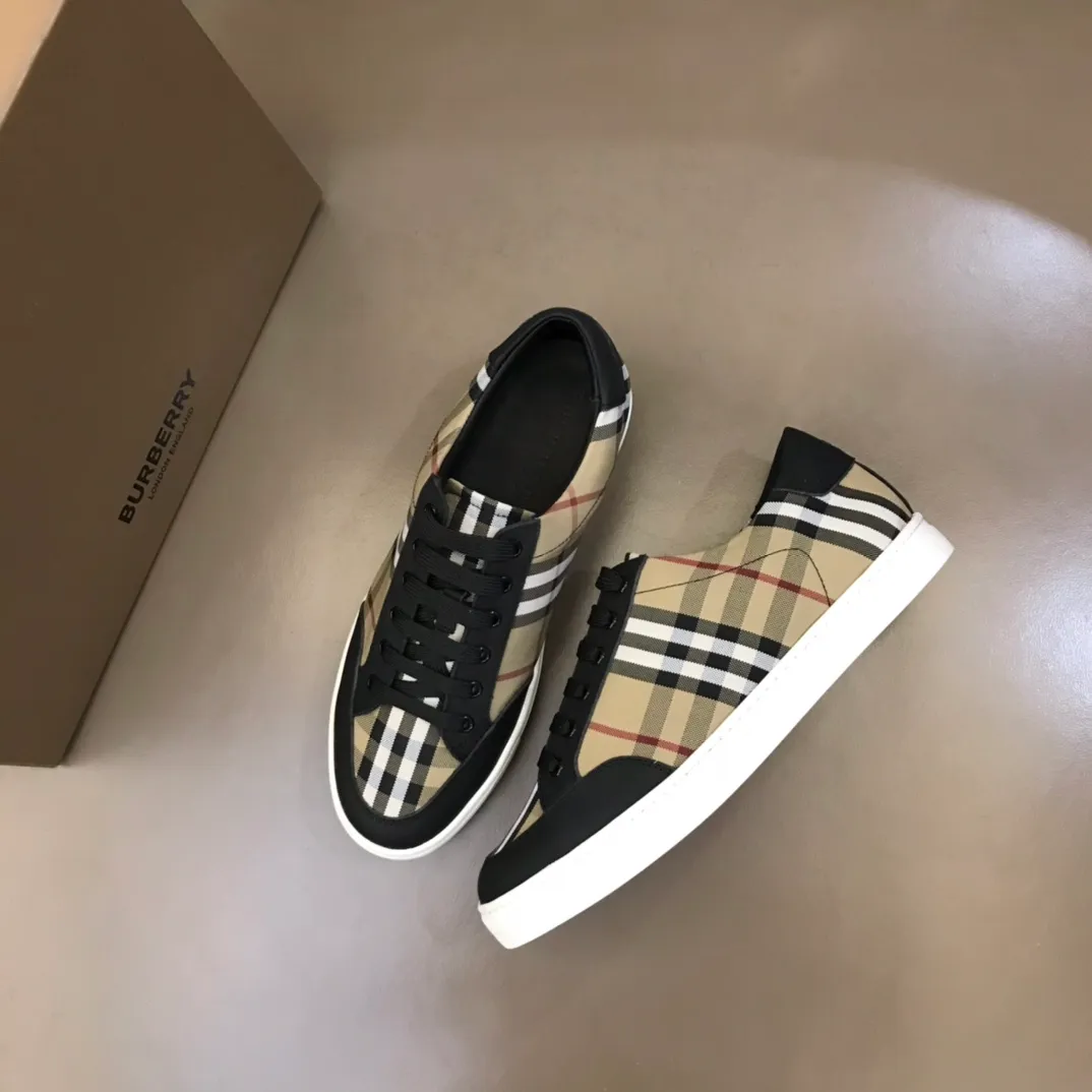 p360 "BURBERR*" men's classic low-top sneakers are reinterpreted in Vintage checkered cotton and matte calfskin, decorated with a new brand logo. First-layer sheepskin lining, embossed Burberry logo on the heel, and original TPU outsole! Size: 38-44